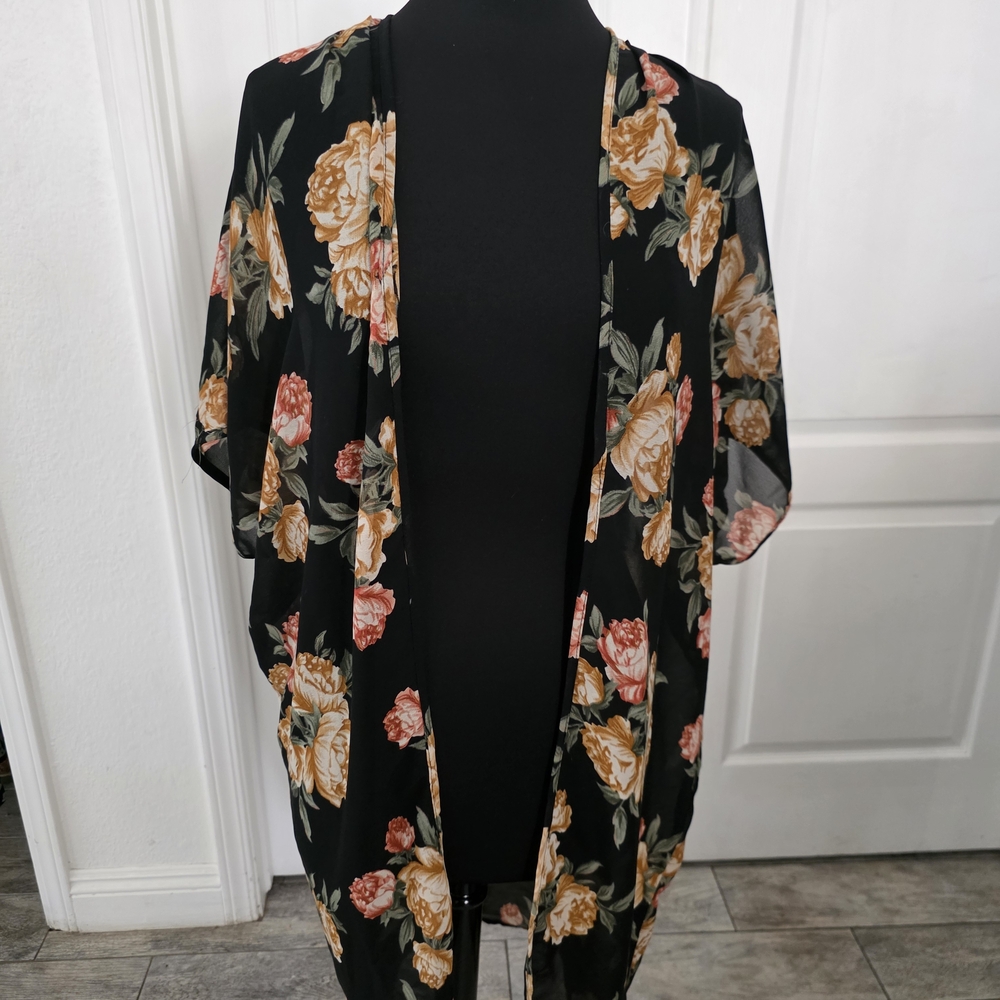 Floral Kimono Cardigan - Black and Gold